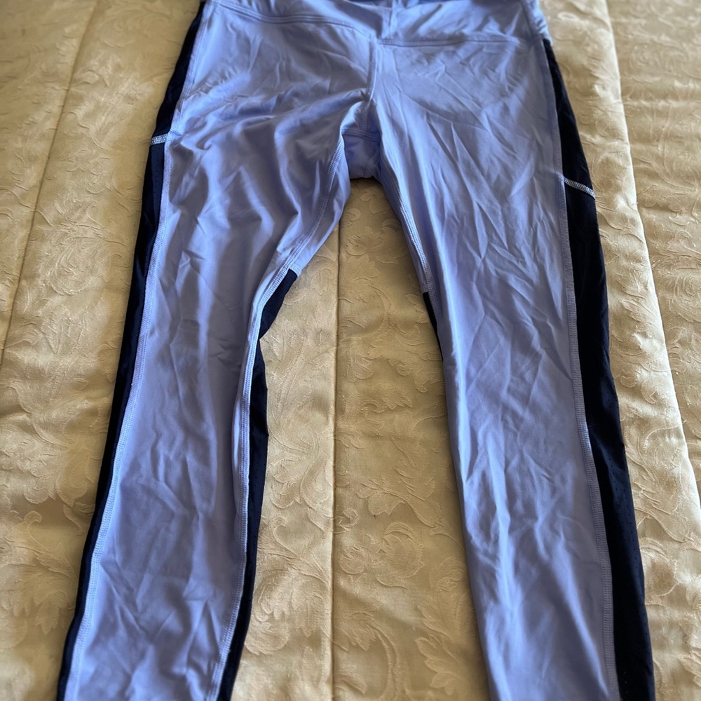 Athleta Capri leggings size Medium